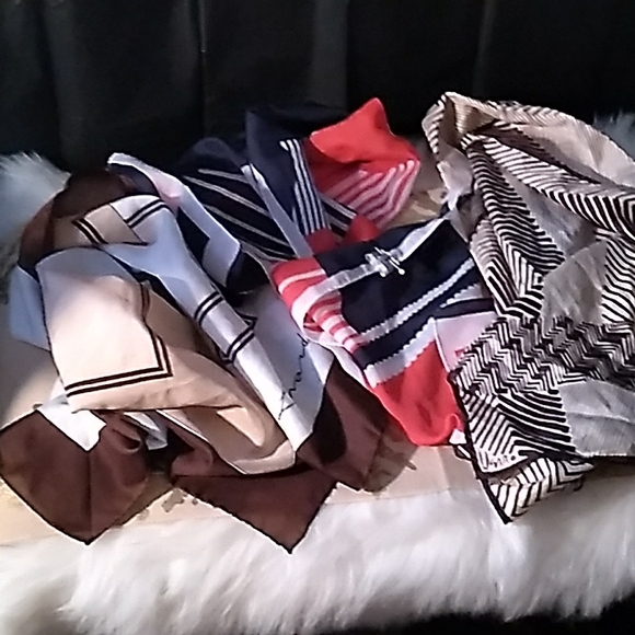 SCARVES - Picture 1 of 11